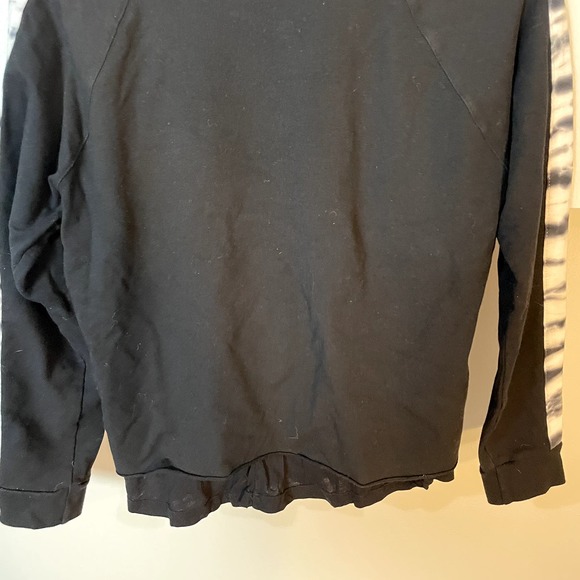 MONROW Layered Printed Soft Sweatshirt in Black & White Size XS - Picture 12 of 16